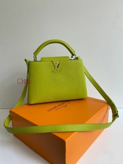 BOLSA CAPUCINES BB VERDE ITALIANA - comprar online