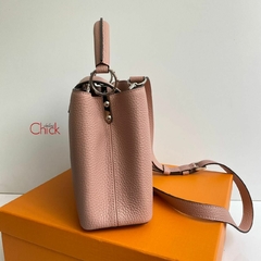 BOLSA CAPUCINES BB ROSÉ ITALIANA na internet