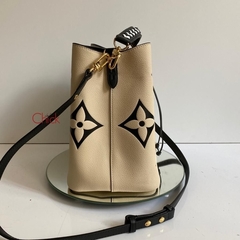 BOLSA LOUIS VUITTON NÉONOÉ CRAFTY CREME ITALIANA - loja online