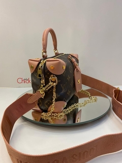 BOLSA PETITE MALLE SOUPLE ROSÉ ITALIANA na internet