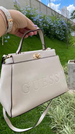 Bolsa Off White - GUESS na internet