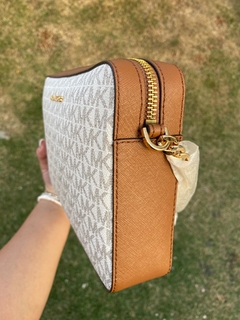 Vanilla Monogramada- Crossbody tradicional - MICHAEL KORS - Jamilly Imports