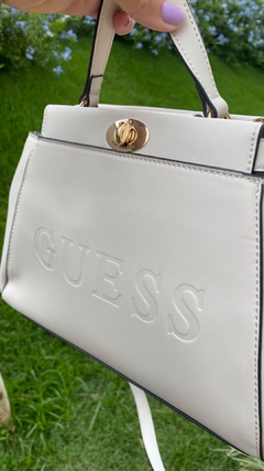 Bolsa Off White - GUESS - comprar online