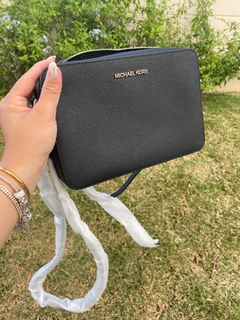 Bolsa Crossbody PRETA - MICHAEL KORS na internet