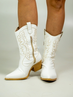 Bota Texana Cano Curto Off White - Salto do Alto - comprar online