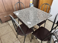 MESA C/4 CADEIRAS 70x70 CONJUNTO VERA CADEIRA BEGÔNIA PT/ PRATA ASSENTO: CAFE - Hamil móveis