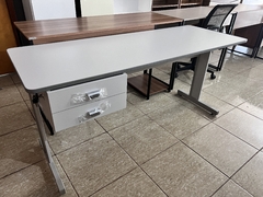 MESA ECONÔMICA 1,60M C/2 GAVETAS CINZA/CINZA - comprar online