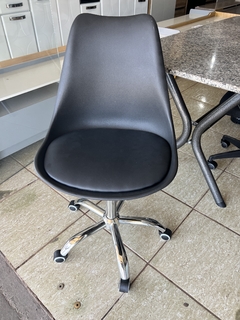 CADEIRA SECRETARIA EAMES C50 PRETA - loja online