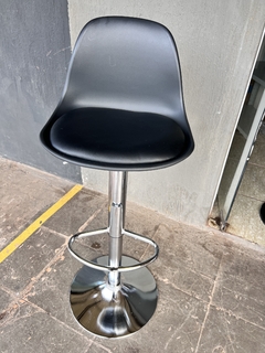 BANQUETA BEST EAMES BS20 PRETA - loja online