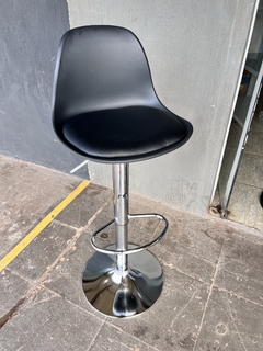 BANQUETA BEST EAMES BS20 PRETA