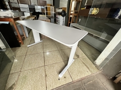 MESA P/ ESCRITÓRIO 152x61 PANDIN MAXXI - CINZA