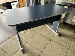 MESA P/ ESCRITÓRIO 121X61 PANDIN MAXXI - AZUL MX120 - Hamil móveis