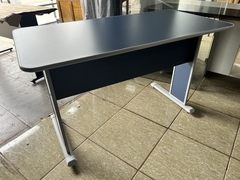 MESA P/ ESCRITÓRIO 121X61 PANDIN MAXXI - AZUL MX120 - comprar online