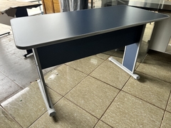 MESA P/ ESCRITÓRIO 121X61 PANDIN MAXXI - AZUL MX120 na internet