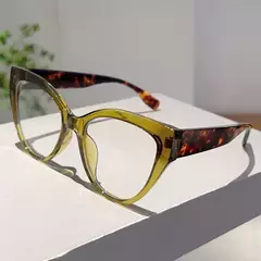 Armação para Óculos de Grau Feminino Gatinho (Cat Eye) - Leve, Confortável e Estilosa - Cores Variadas - Retrô - Óculos de Sol e Grau High Glasses: Estilo, Conforto e Proteção 