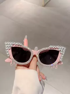 Óculos de Sol Gatinho com Strass - Bold Kitty Frames na internet