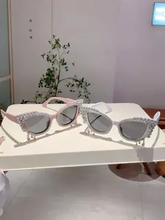 Óculos de Sol Gatinho com Strass - Bold Kitty Frames