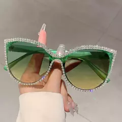 Óculos de Sol Gatinho com Strass - Feminino - Vintage Cat Glam - Óculos de Sol e Grau High Glasses: Estilo, Conforto e Proteção 