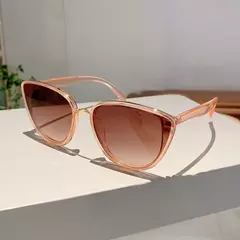 Lux Cat Whisper: Elegância Silenciosa com Óculos de Sol Exclusivo - comprar online