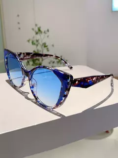 Diamond Cat Flair: Óculos Gatinho com Detalhes de Luxo e Glamour - Óculos de Sol e Grau High Glasses: Estilo, Conforto e Proteção 