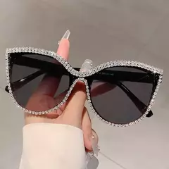 Imagem do Óculos de Sol Gatinho com Strass - Feminino - Vintage Cat Glam