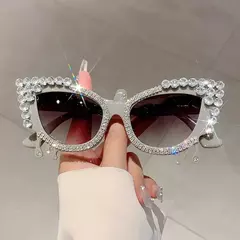 Óculos de Sol Gatinho com Strass - Bold Kitty Frames na internet