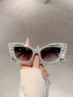 Imagem do Óculos de Sol Gatinho com Strass - Bold Kitty Frames