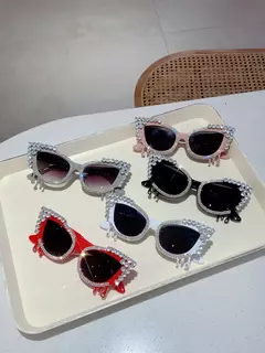 Óculos de Sol Gatinho com Strass - Bold Kitty Frames - Óculos de Sol e Grau High Glasses: Estilo, Conforto e Proteção 