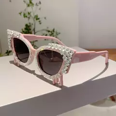 Óculos de Sol Gatinho com Strass - Bold Kitty Frames na internet