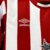 Camisa Brentford I 21/22 Vermelha e Branca - Umbro - Masculino Torcedor - FUTPEDIA | ARTIGOS ESPORTIVOS