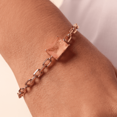 Pulseira elos e pedra rosa - comprar online