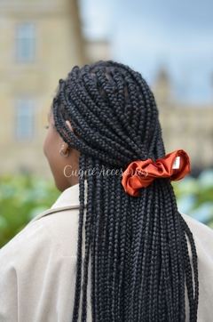 Scrunchie Satín Terracota - comprar online