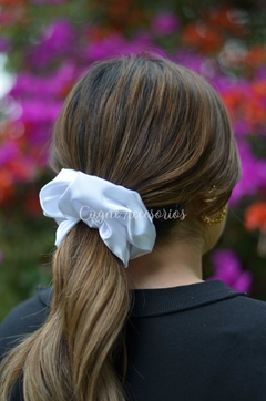 Scrunchie Blanca en internet