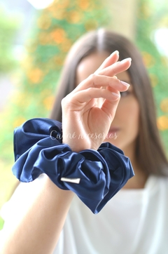 Scrunchie Azul Oscuro - CUGNÉ