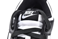 Nike Dunk Low "Black & White" na internet