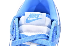 Nike Dunk Low "University Blue" na internet