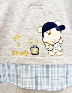 Macaquinho Baby Menino - Hip Hop - Adocicado Moda Infantil - Conjunto infantil e juvenil de qualidade e preço baixo você encontra aqui.