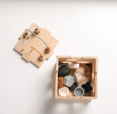 Wooden geometric box toy en internet