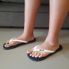 Imagem do CHINELO TERAPÊUTICO MASCULINO SLIM MARINHO E BRANCO