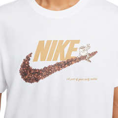 Camiseta Nike Coffee Icon Branca na internet