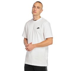 Camiseta Nike Sportswear Club Branca