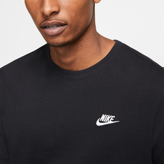 Camiseta Nike Club Sportswear Preta na internet