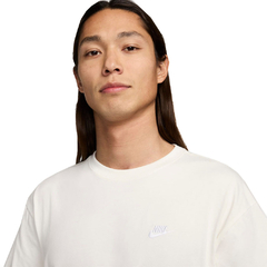 Camiseta Nike Club Creme Oversized na internet