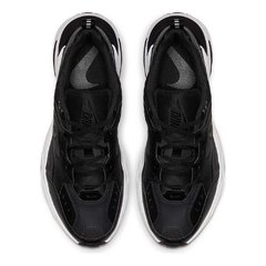 Tênis Nike M2K Tekno Preto e Branco na internet