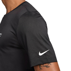 Camiseta Nike Dri-Fit Swoosh Preta - comprar online