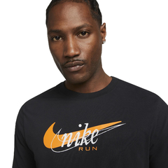 Camiseta Nike Run Preta DRI-FIT - comprar online