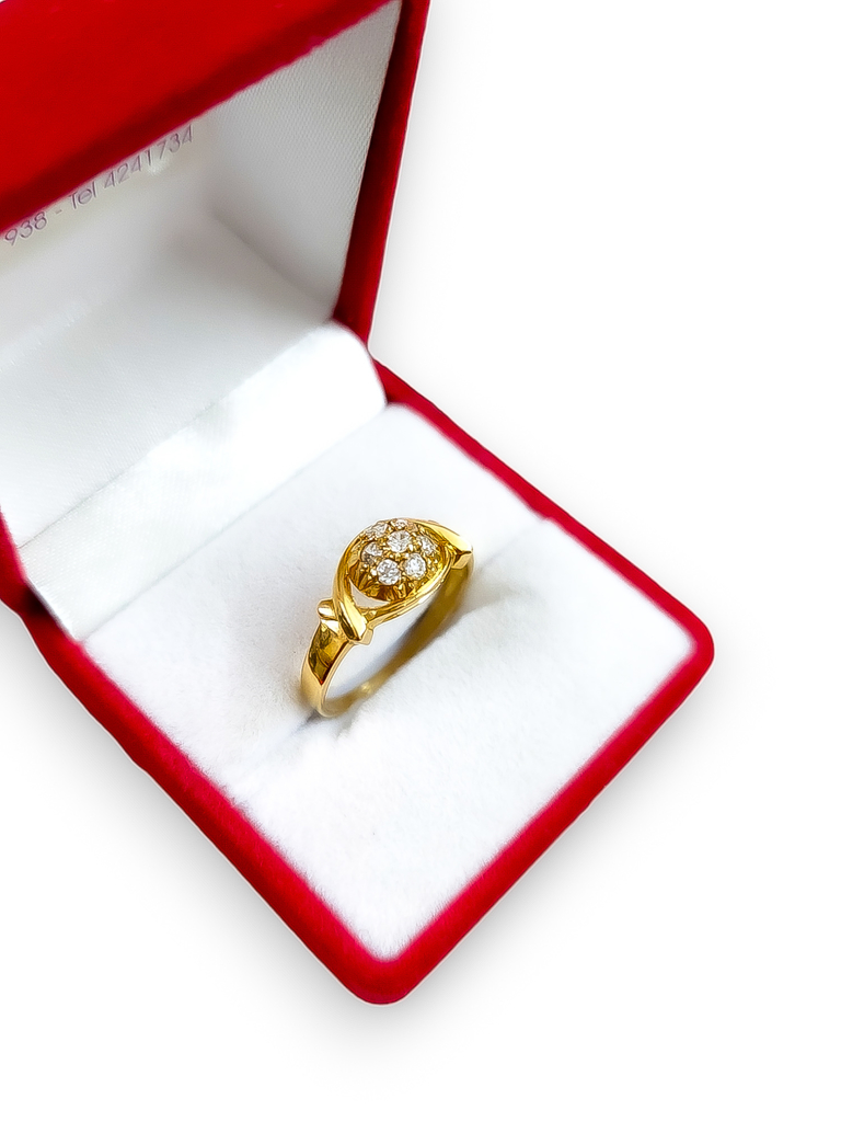 Anillo frutilla en oro 18 kilates con cubics