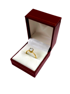 Anillo de oro para compromiso y casamiento de Fasano Joyeros, la joyería más antigua de Rosario. Empresa familiar, tercera generación de joyeros.