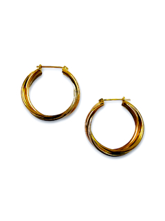 Aros argolla de oro 18 kilates para mujer en Fasano Joyeros.  Somos la joyería más antigua de Rosario, con casi 100 años en el rubro nos especializamos en la venta y compra de alhajas de oro. Fabricamos alianzas y hacemos arreglos y composturas.