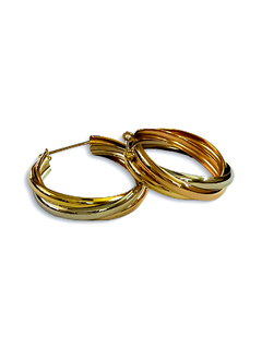 Aros argolla de oro 18 kilates para mujer en Fasano Joyeros.  Somos la joyería más antigua de Rosario, con casi 100 años en el rubro nos especializamos en la venta y compra de alhajas de oro. Fabricamos alianzas y hacemos arreglos y composturas.